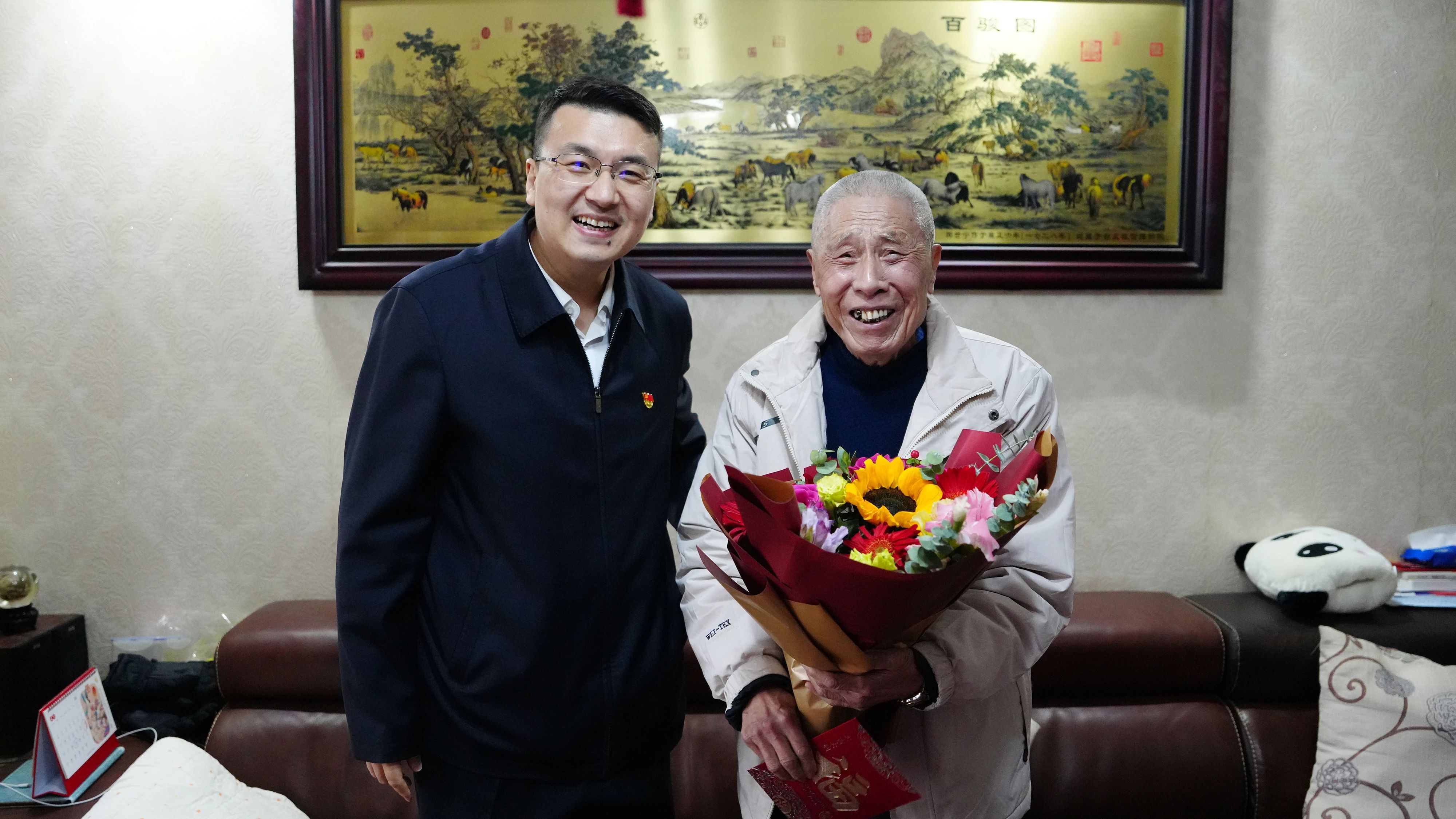 長(zhǎng)沙礦冶院黨委開展蛇年新春走訪慰問(wèn)